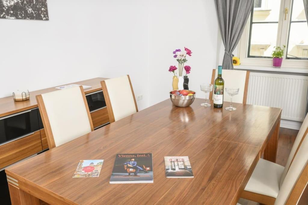 Charming In Center Apartment Wien