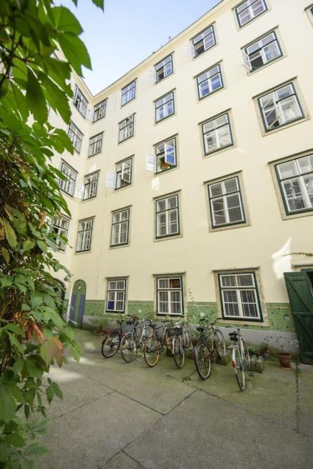 Charming In Center Wien